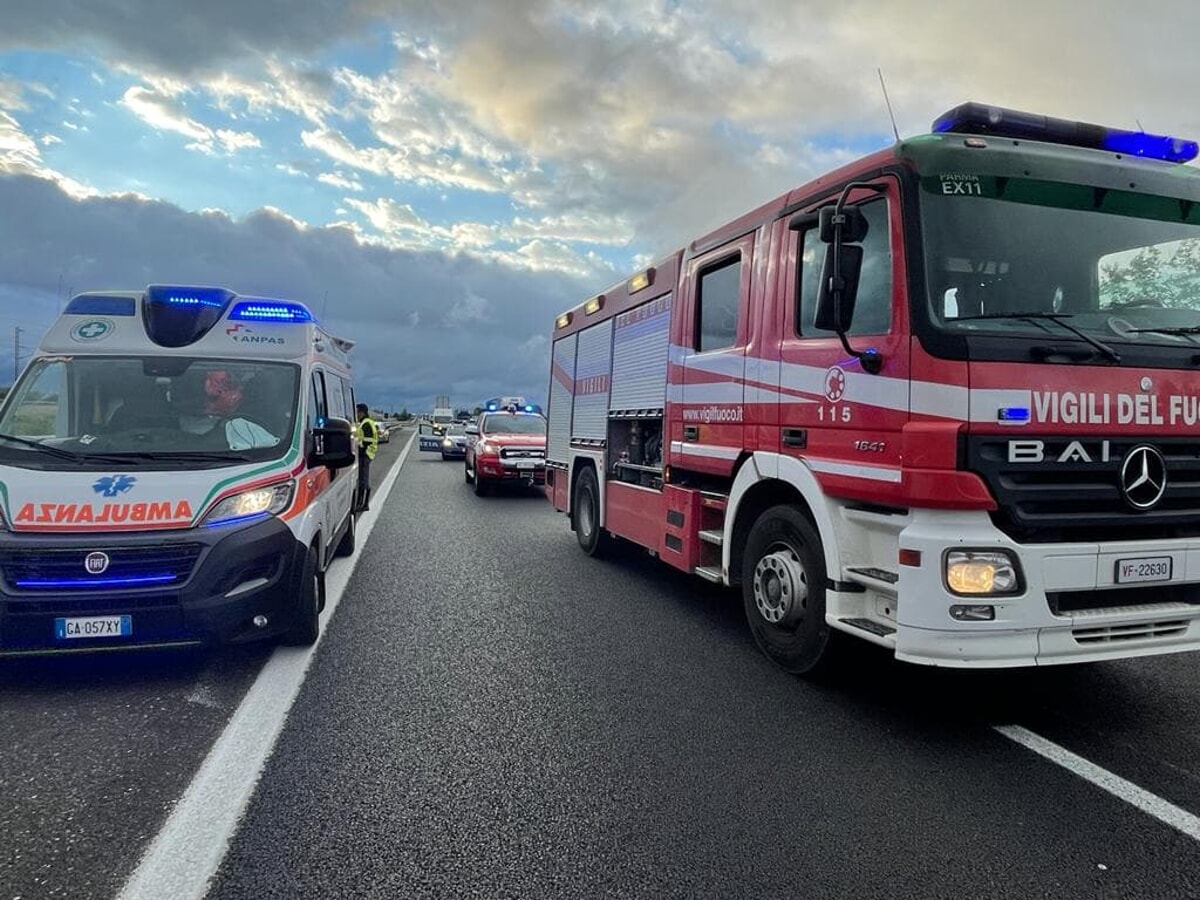 scontro-tra-auto-e-camion-in-a1,-cinque-feriti:-code-di-quattro-chilometri-tra-parma-e-terre-di-canossa