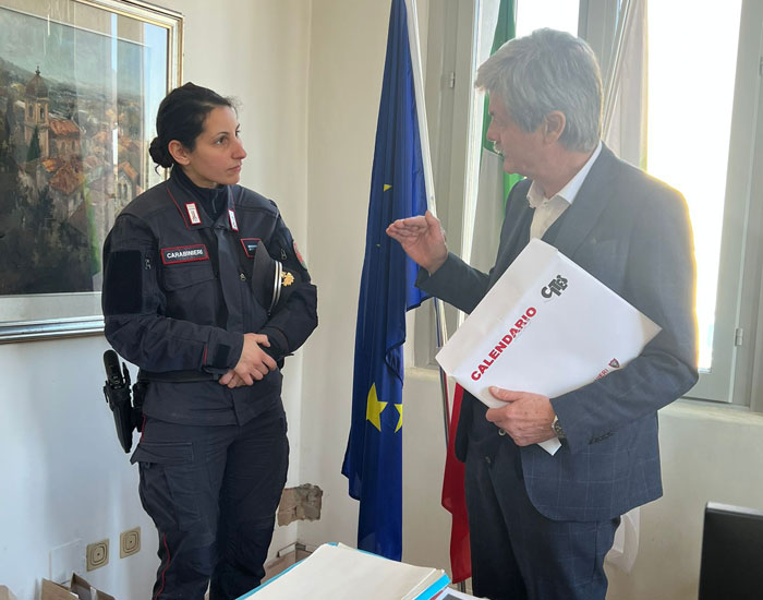 il-sindaco-di-fiorano-tosi-incontra-il-maresciallo-annalisa-valente-(forestale-dello-stato)