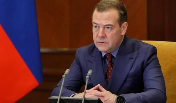 medvedev,-il-clown-ucraino-firmera-cio-che-gli-viene-detto-•-imola-oggi