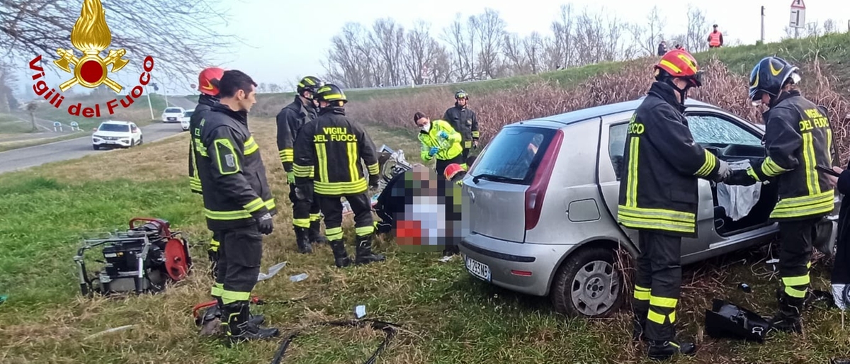 incidente-a-boara-pisani,-scontro-frontale-tra-auto:-due-feriti