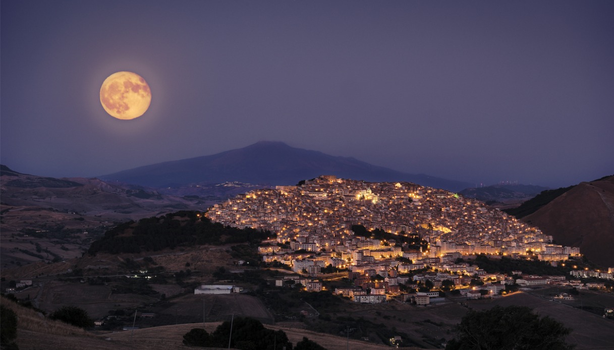 la-forma-di-questo-borgo-ricorda-una-tartaruga:-e-in-italia-ed-e-bellissimo