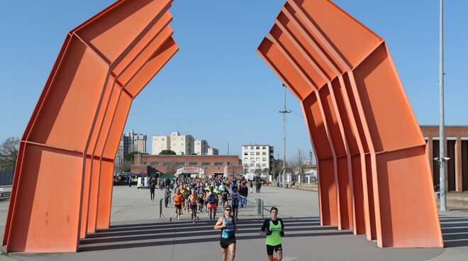 si-corre!-successo-per-la-valli-e-pinete-e-darsena-city-run-2023-–-ravennanotizie.it