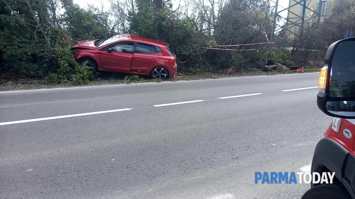 paura-a-collecchio,-scontro-tra-due-auto-in-via-nobili:-due-feriti-in-ospedale